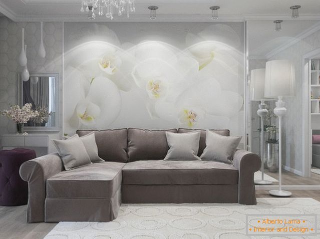 Pintura de flores na parede da sala de estar