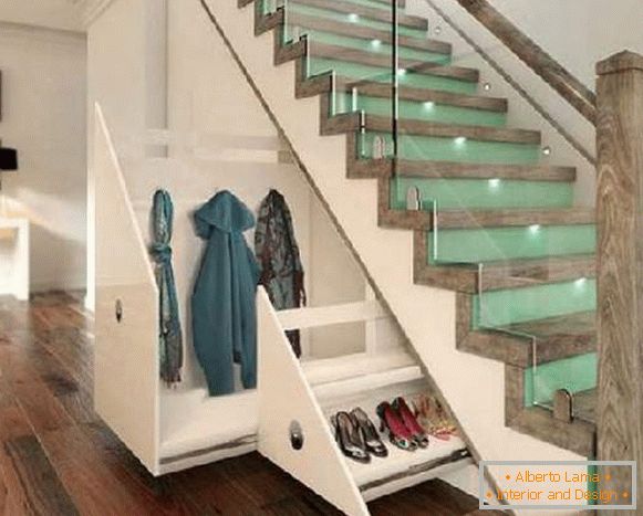 guarda-roupas embutidos sob a foto de escadas, foto 48