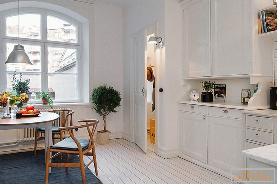 Área de cozinha no apartamento в Швеции