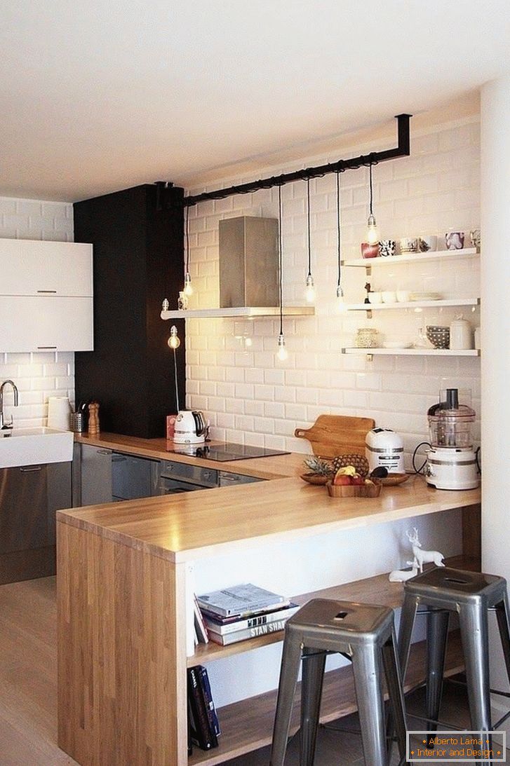 Pequena cozinha em estilo escandinavo