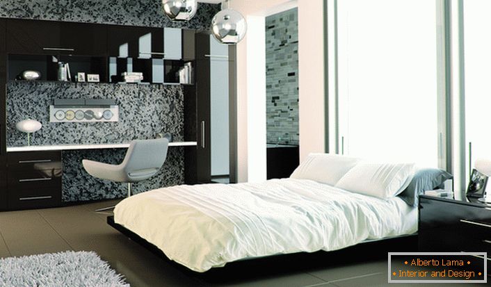 No design da mobília do quarto com uma superfície brilhante é combinada com sucesso com paredes foscas.