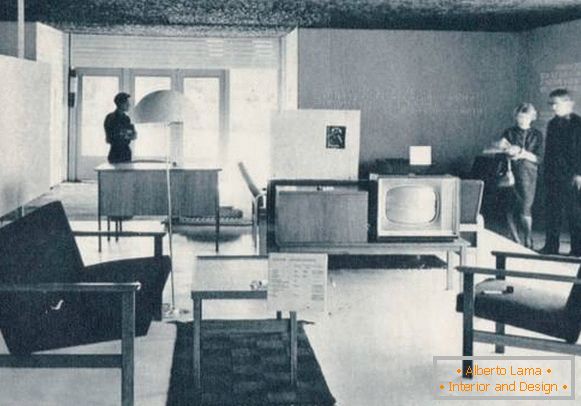 Mobiliário soviético elegante para a sala dos anos 50-60