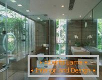 Arquitetura moderna: uma casa no jardim ou um jardim na casa da WOW Architects