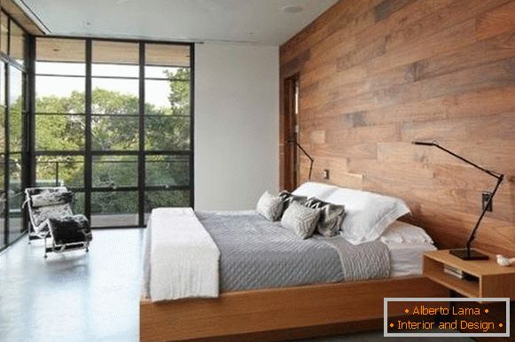 Opções para decorar as paredes com madeira no interior do quarto