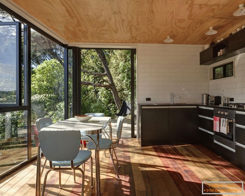 Design de interiores de uma cozinha de casa de campo