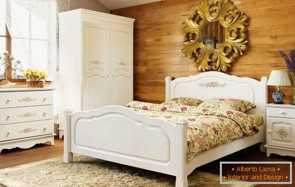 Cama, guarda-roupa, cômoda e outros móveis no estilo da Provence para o quarto