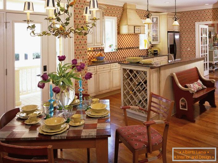 O estilo country é ideal se se trata de decorar o espaço da cozinha. Uma pequena cozinha em uma casa de campo no estilo country é um excelente lugar para reuniões familiares calorosas.