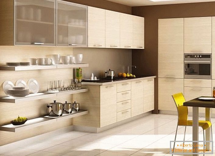 Classic Art Nouveau é usado para arranjo de cozinha. O conjunto de cozinha de madeira de luz natural se encaixa perfeitamente no conceito geral de design.