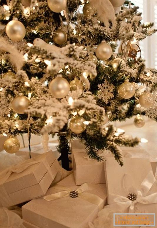 Natal-árvore-em-branco-decorações