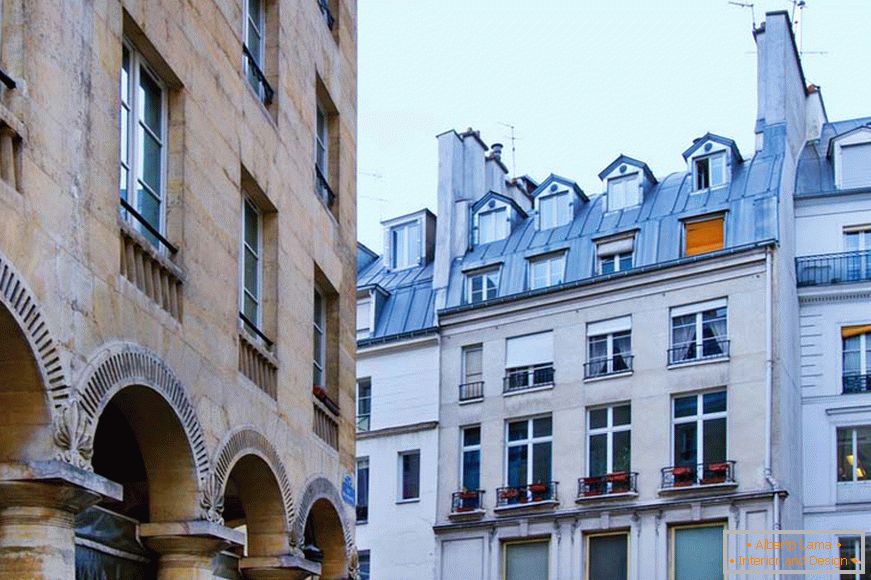 A aparência de um prédio de apartamentos em Paris
