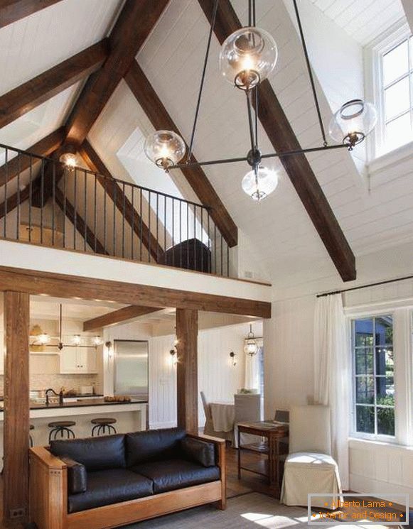 Candelabro forjado em estilo loft - foto de uma bela sala de estar de uma casa particular