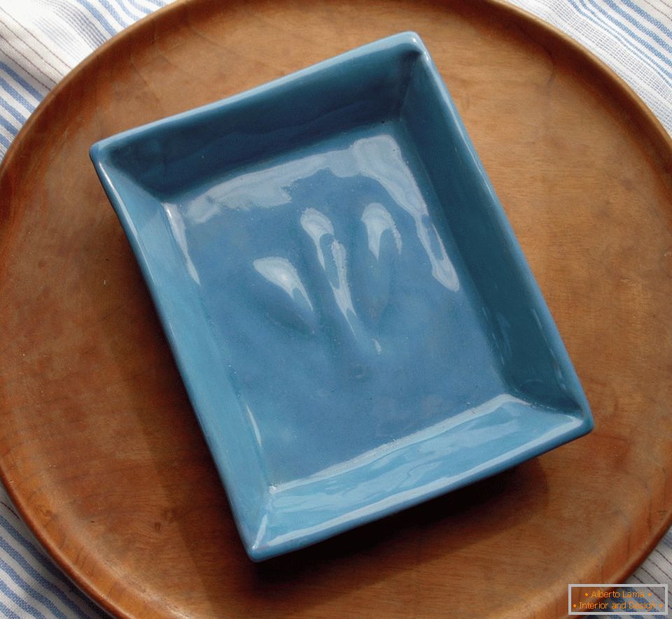 Saboneteira de cerâmica azul