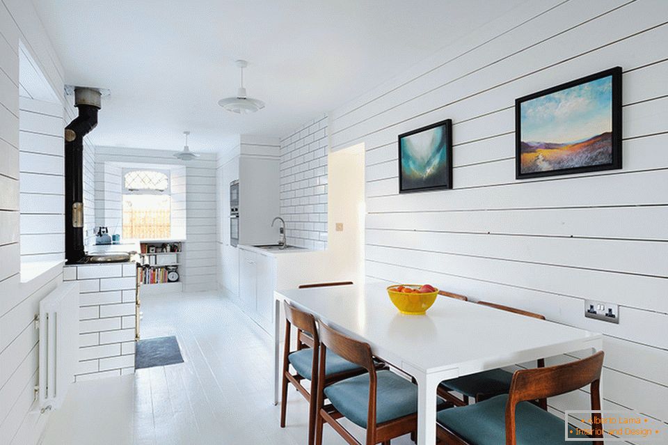 Cozinha e sala de jantar na cor branca