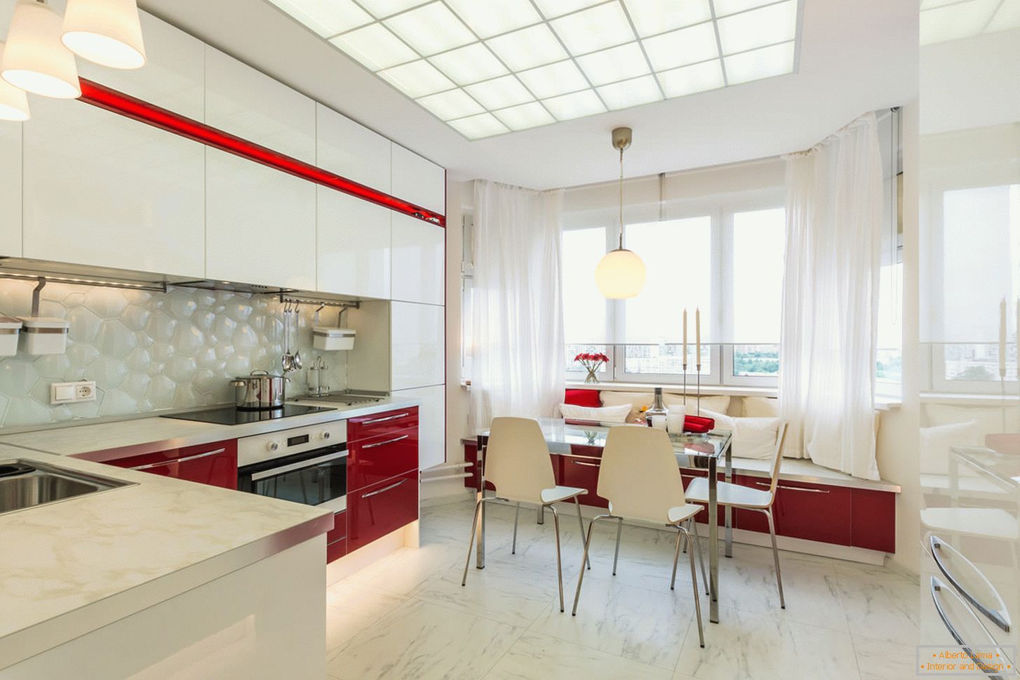 Cozinha interior chique em cores brancas e vermelhas