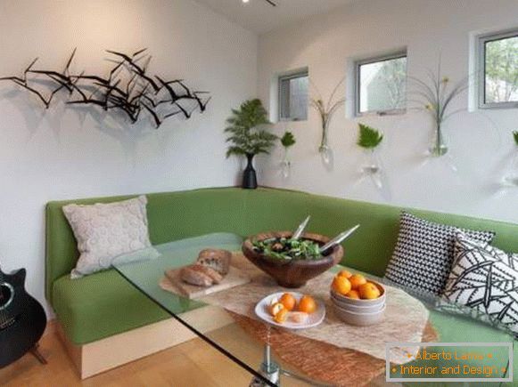 confortável sofá de canto verde na cozinha