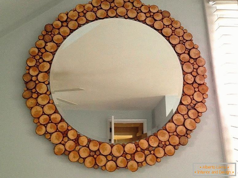 Decoração de um espelho спилами