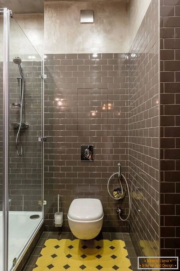 Interior de casa de banho com cabine de duche