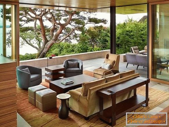 Design de uma sala de estar em uma casa elegante