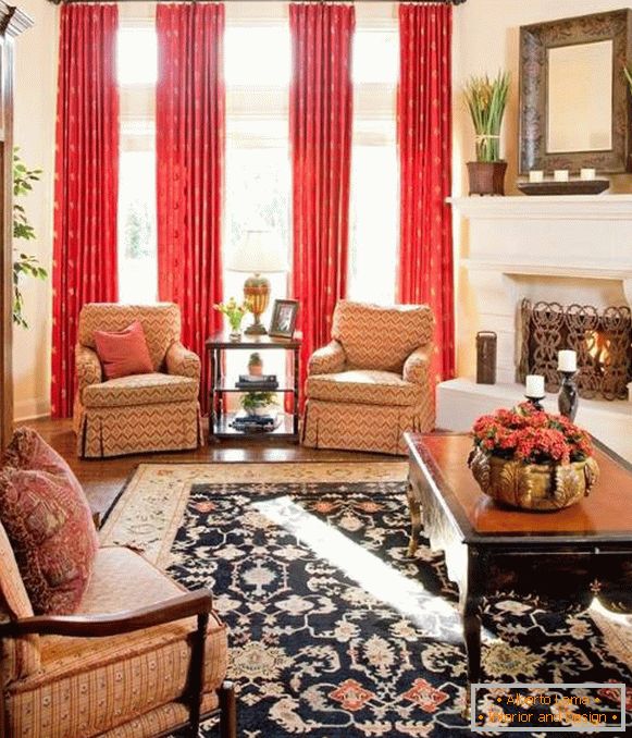 Design de sala de estar com cortinas vermelhas