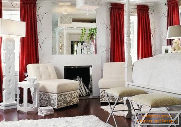 Branca, sala de estar, com, vermelho, cortinas