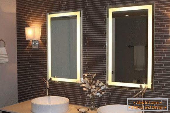 Espelho retangular com luz de fundo para banheiro