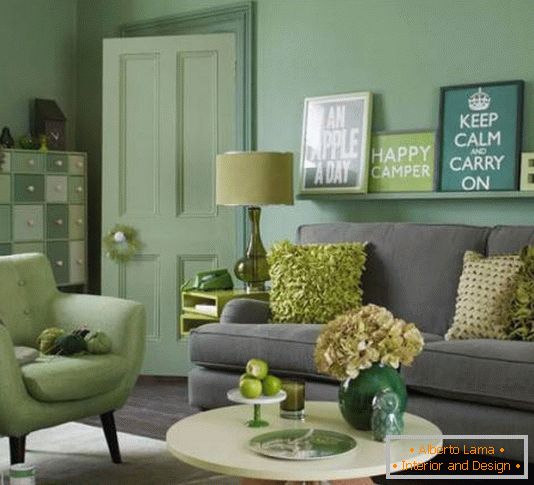 Elegante sala de estar em verde e cinza