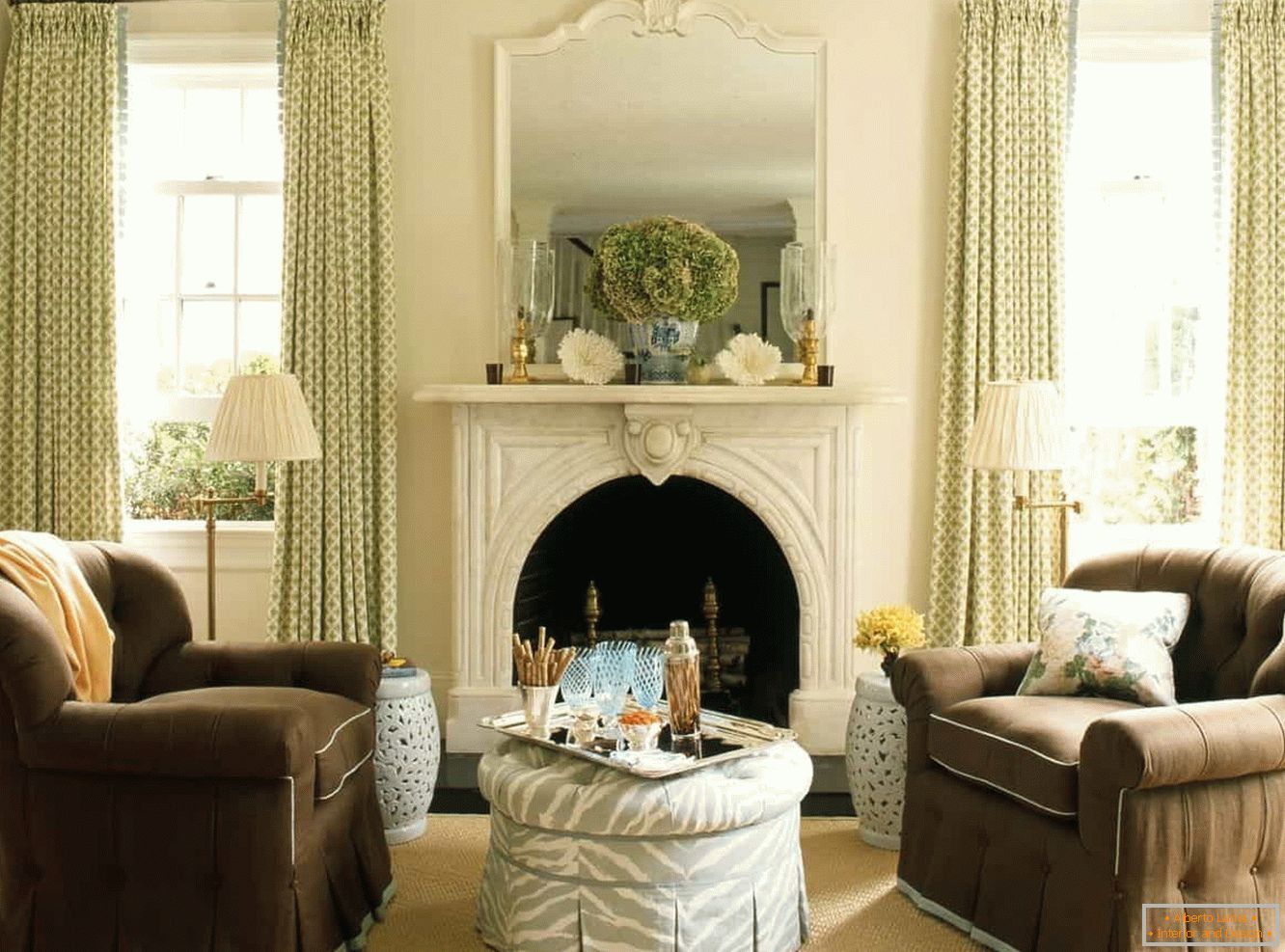 Sala de estar com lareira em estilo vintage