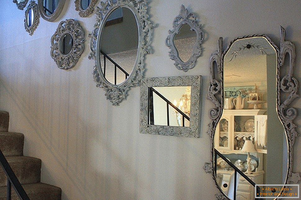 Espelhos nas escadas